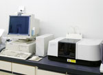 赤外線スペクトル分析装置（FT-IR）